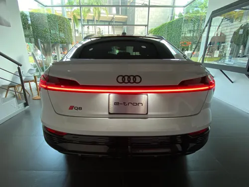 Audi Q8 Sportback E-Tron 0.0 55 E-Tron S-Line Quattro