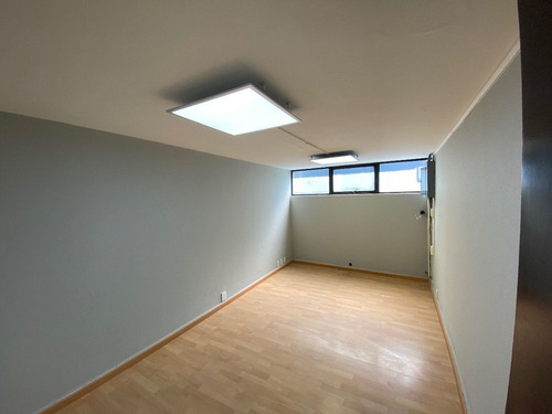Excelente Oficina De 250 M2 En Prado Norte