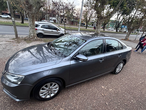 Volkswagen Vento 2.0 Advance 115cv