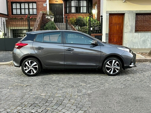Imagen 4 de 12 de Toyota Yaris Xls Pack Cvt