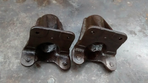 Imagen 6 de 9 de Soportes De Elásticos De Camión Antiguos