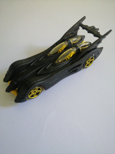 Hot Wheels 2006 Batmobile Black Ation Figure Rin Dorado
