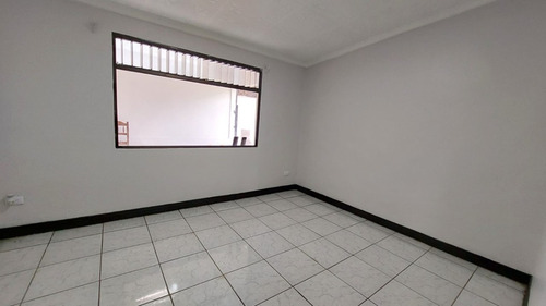 Imagen 6 de 9 de Casa Con Uso De Suelo Mixto Ubicada En Alajuela, Desamparados, Financiamiento Disponible
