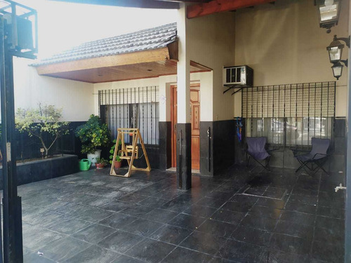 Casa 4 Ambientes Con Garage P/2 Autos , Patio Y Teraza Por Toda La Sup Con Quincho