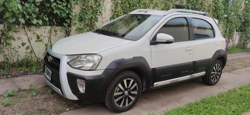 Toyota Etios 1.5 Cross 2014