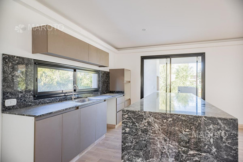 Imagen 21 de 30 de Casa En Venta En El Canton - Maroto Propiedades