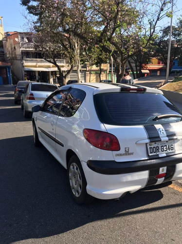 Imagem 4 de 7 de Peugeot 206 2005 1.4 Presence 3p