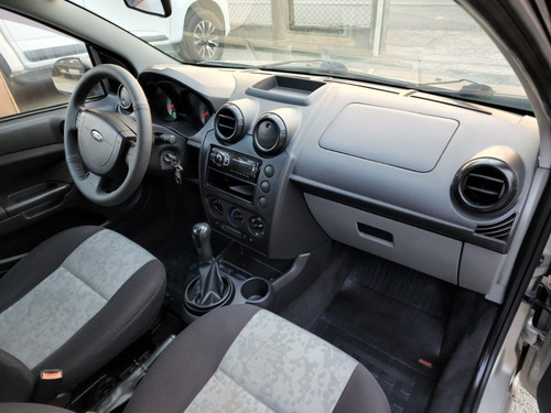 Imagem 9 de 20 de Ford Fiesta Sedan