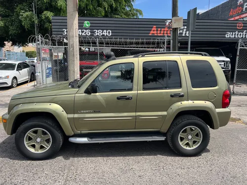 Jeep Liberty Sport 4x4 At