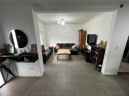 Casa Con Piscina Y Hermoso Parque