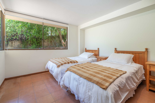 Casa Con Excelente Ubicación En Zapallar