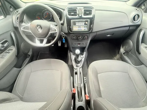Renault Logan 1.6 Expression / Life +