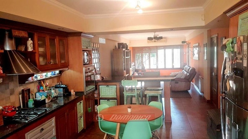Imagen 4 de 19 de Casa En Venta En Castelar Norte