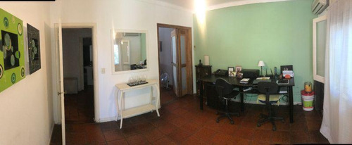 Casa En Venta - 2 Dormitorios 2 Baños - Cochera - 381mts2 - Temperley