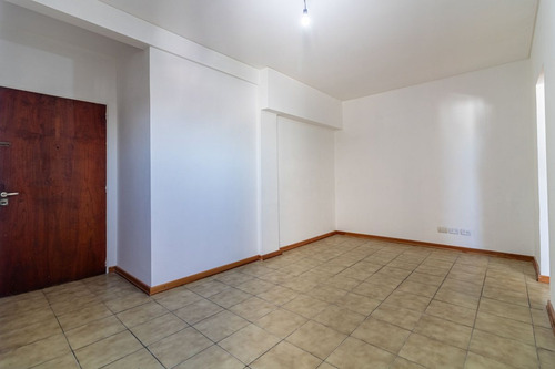 Venta Depto 2 Amb En Flores Cocina Independiente