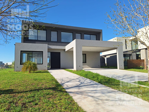 Casa En Venta 6 Ambientes En Barrio Acacias Puertos