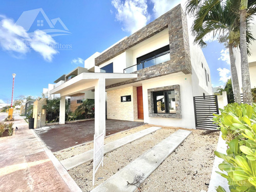 Casa En  Venta En Lagos Del Sol Cancun B-dmts6977