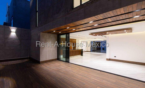 Casa En Venta En Calle Fresno, Bosque Esmeralda Ru 25-2424.