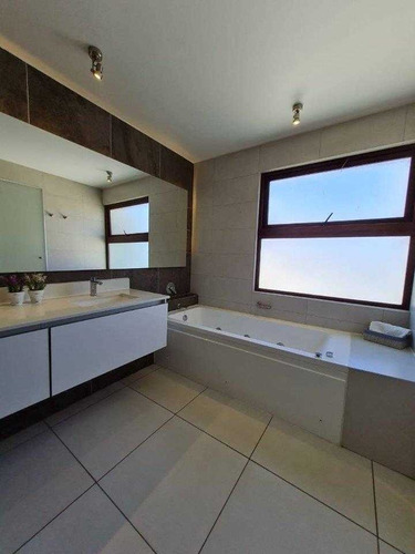 Casa Parque En Condominio, Craighouse - Santiago College