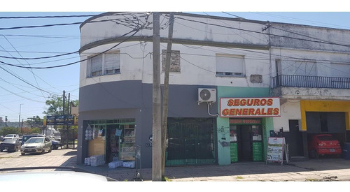 Imagen 2 de 3 de Venta En Bloque De 3 Locales Y 2 Departamentos Centro De Pas