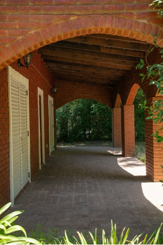 Imagen 8 de 17 de Casa Quinta En Exclusivo Barrio La Araucaria Laguna De Lobos