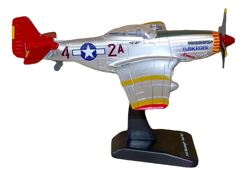 Avión P-51 Mustang Tuskegee Airmen Plata/rojo 1/48 Kit Mod.