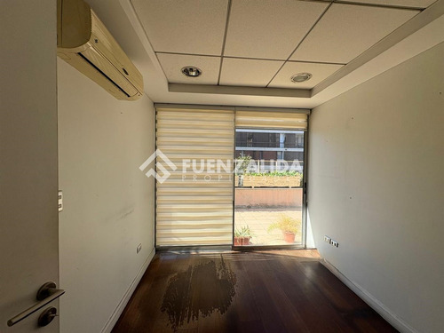 Luminosa Oficina En Venta A Pasos De Metro Escuela Militar