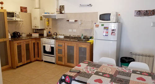 Imagen 18 de 28 de Departamentos Turisticos / Temporales En San Martin De Los Andes De 1 A 4 Pax - Nivel Hotelero, C/estacionamiento, Patio, Parrilla, Wifi. Smartv, Inmejorable Ubicacion Y Calidad