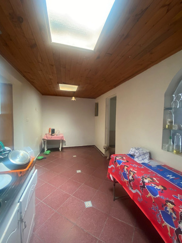 Casa Con Estacionamiento En Cauquenes, Maule