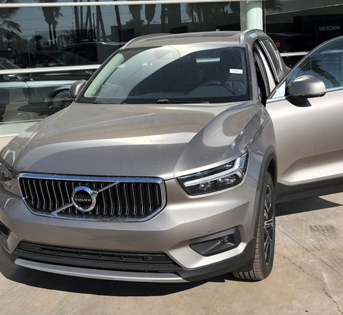 Volvo XC40 2.0t T4 Inscription Awd