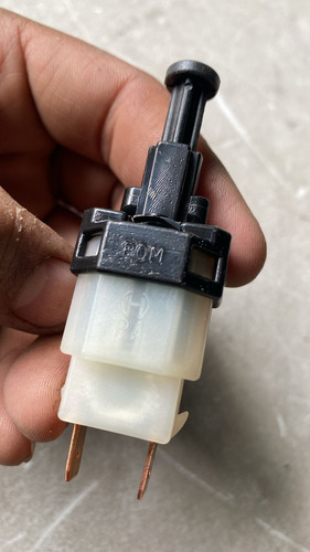 Bulbo Sensor Pedal Freno Stop Para Pontiac Matiz 04-05