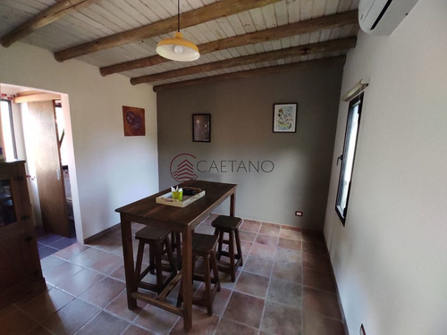 Imagen 10 de 20 de Casa En El Tesoro En Venta, 2 Dormitorios, 2 Baños, Luminosa Con Cochera Y Parillero - La Barra El Tesoro