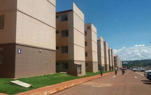 Apt Com 2 Quartos E 1 Banheiro, Sala Cozinha Com Armários Pl