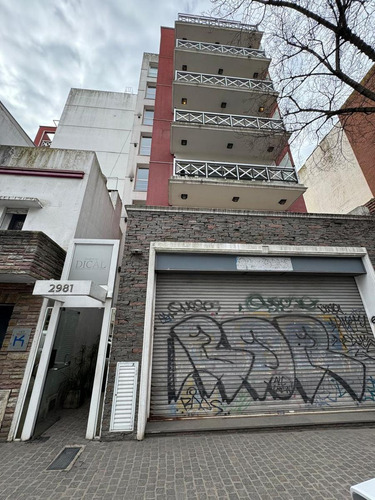 Alquiler Comercial Amplias Oficinas Con Balcon - Zona Plaza Mitre
