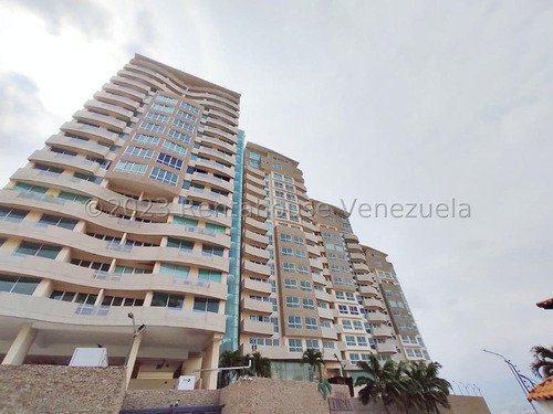  Apartamento En Venta En Zona Este De Barquisimeto  Cuenta 171,09 Mts2  Planta Eléctrica, Piso Porcelanato, Cocina Moderna, Piscinas, Canchas Multiples