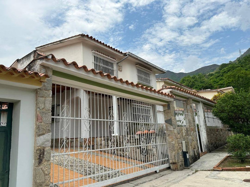 Lucrecia Escorcha  Casa En Venta En Calle Cerrada Piedra Pintada Cód 237043