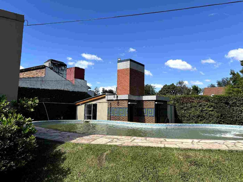 Venta Casa Leloir + Quincho + Departamento +pileta