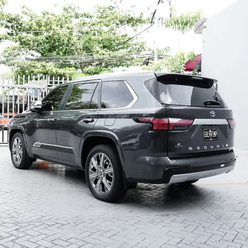 Toyota Sequoia Capstone