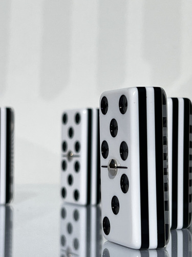 Domino Tornado Ingles En Estuche Tipo Libro