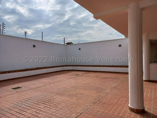 Imagen 25 de 29 de Hermosa Casa Unifamiliar, Moderna, Con Cocina Semiequipada En Trigal Norte, Pisos De Porcelanato, Area De Bar Con Aire Splitt Que Abarca Para La Sala Patio Confortable, Ubicada En Calle Cerrada