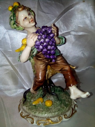 Figura De Porcelana Capodimonte Joven Con Frutas En Perfecto