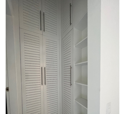 Se Vende Ph En La Urb. Lomas De La Alameda Con Vista Al Ávila Y 2 Terrazas.
