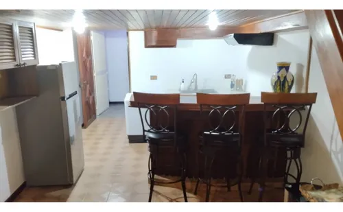 Anexo En Prados Del Este.