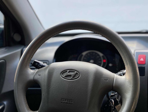 Imagem 8 de 10 de Hyundai Tucson 2010 2.0 Gl 4x2 Aut. 5p