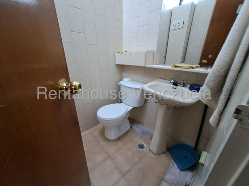 Bella Oficina En Venta Amoblada Zona Centro Calle Rivas Maracay 25-17456 Hc