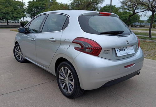Imagen 7 de 15 de Peugeot 208 1.6 5p Feline 2018