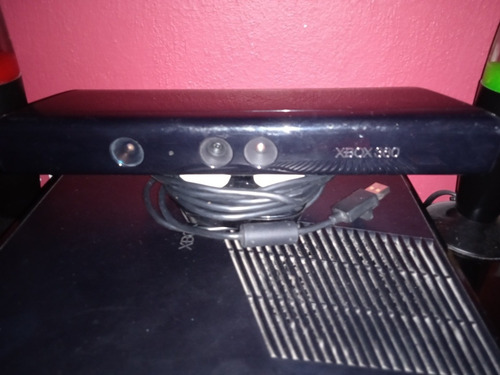 Xbox360 Slim +kinect Con 2 Juegos Y 2 Controles Inalámbricos (Usado)