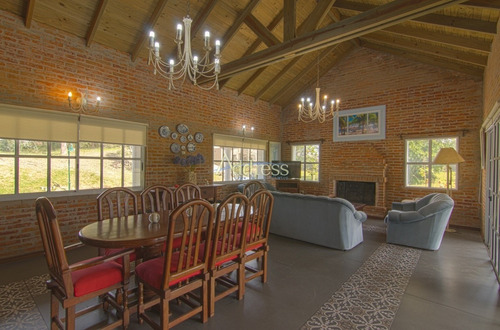 Casa En La Arbolada, Punta Del Este- Ref: 3074