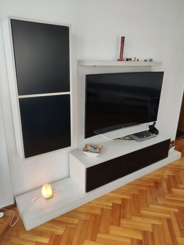 Smart Tv Samsung 55 4k Curvo + Mueble Flotante Luces Pin