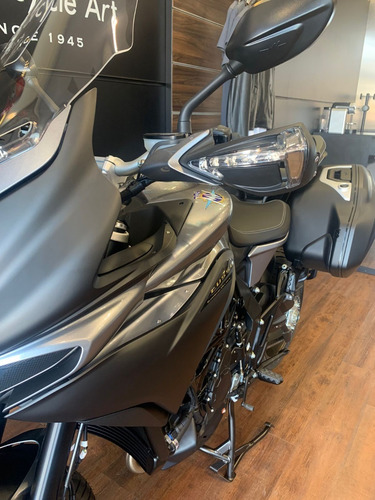 Imagen 23 de 25 de Mv Agusta Turismo Veloce Lusso Scs- No Bmw, Ktm, No Ducati.